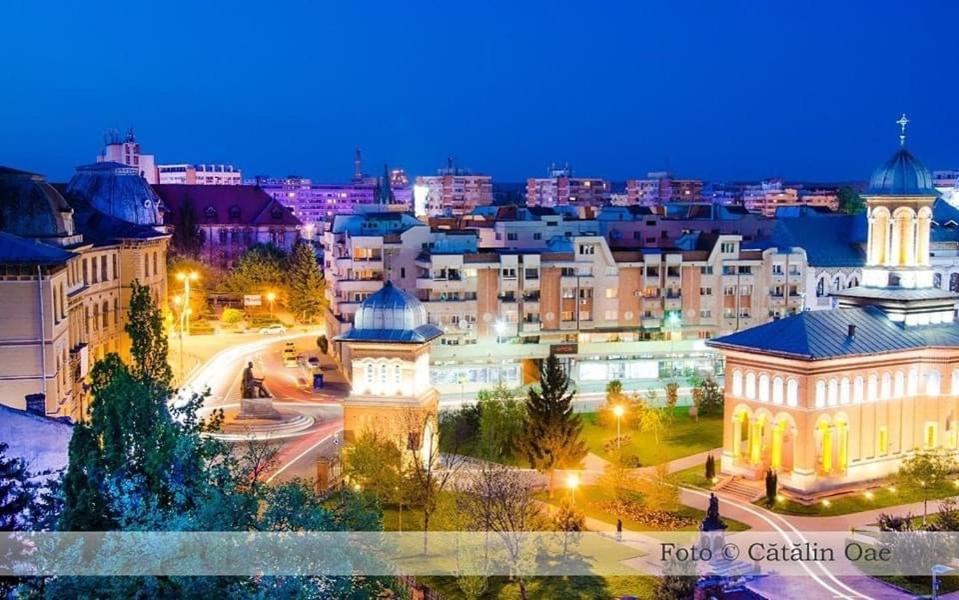 Blue Light Ultracentral Craiova Exterior photo